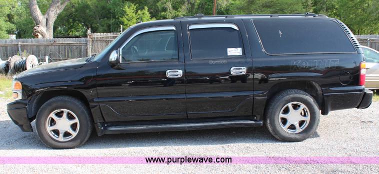 image for item H2708 2003 GMC Yukon Denali XL SUV