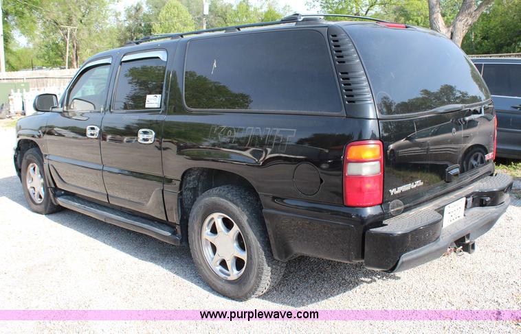 image for item H2708 2003 GMC Yukon Denali XL SUV