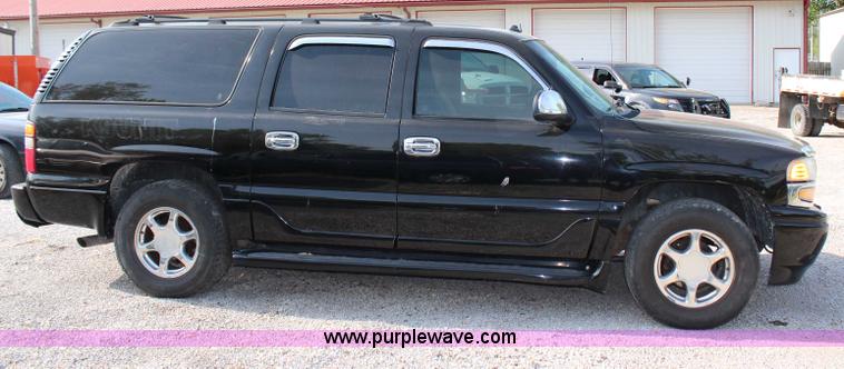image for item H2708 2003 GMC Yukon Denali XL SUV