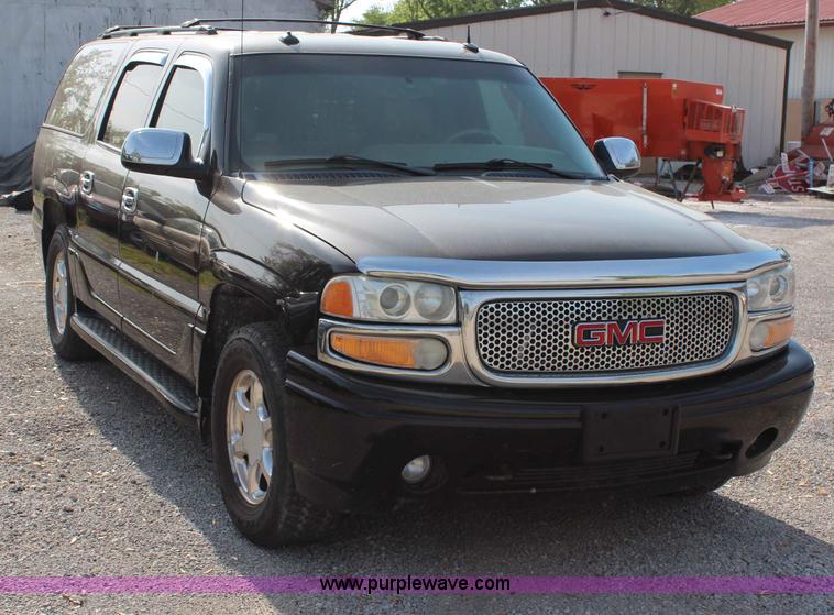 image for item H2708 2003 GMC Yukon Denali XL SUV