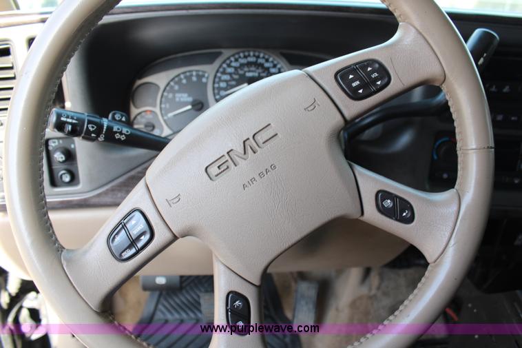 image for item H2708 2003 GMC Yukon Denali XL SUV