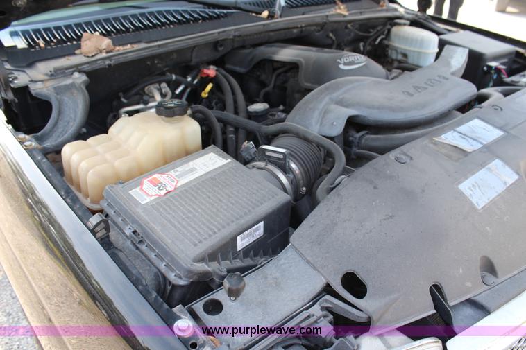 image for item H2708 2003 GMC Yukon Denali XL SUV