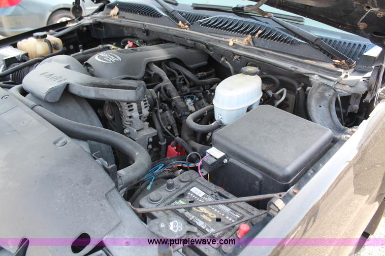 image for item H2708 2003 GMC Yukon Denali XL SUV