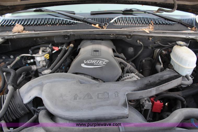 image for item H2708 2003 GMC Yukon Denali XL SUV