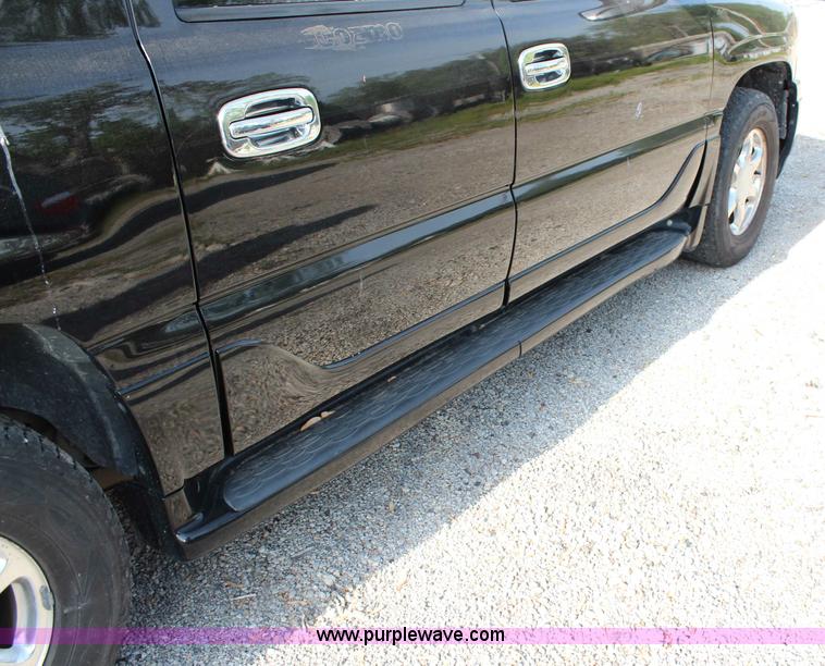 image for item H2708 2003 GMC Yukon Denali XL SUV