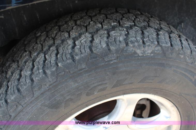 image for item H2708 2003 GMC Yukon Denali XL SUV