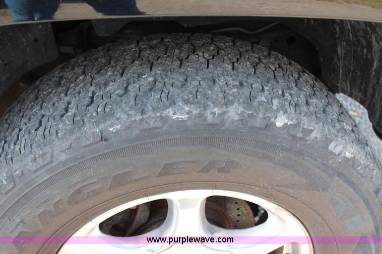 image for item H2708 2003 GMC Yukon Denali XL SUV