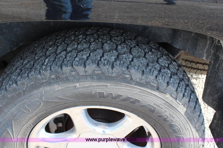 image for item H2708 2003 GMC Yukon Denali XL SUV