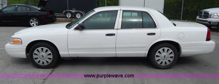 image for item H3374 2007 Ford Crown Victoria Police Interceptor