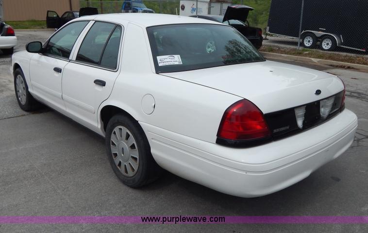 image for item H3374 2007 Ford Crown Victoria Police Interceptor