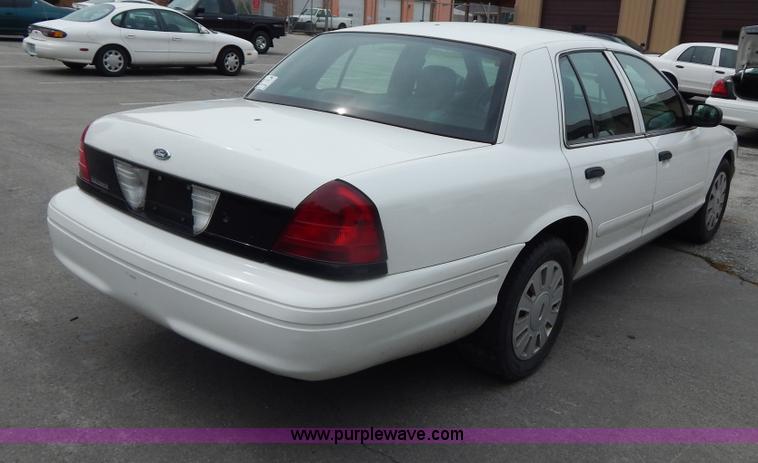 image for item H3374 2007 Ford Crown Victoria Police Interceptor
