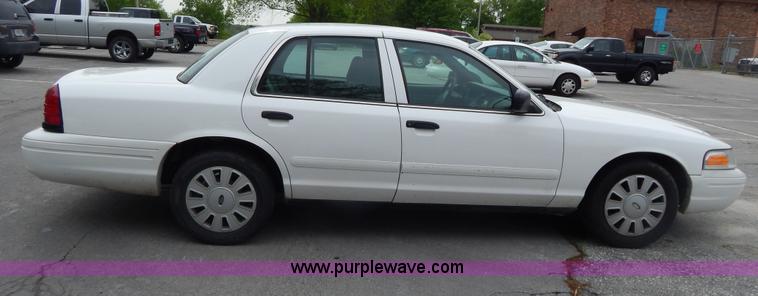 image for item H3374 2007 Ford Crown Victoria Police Interceptor