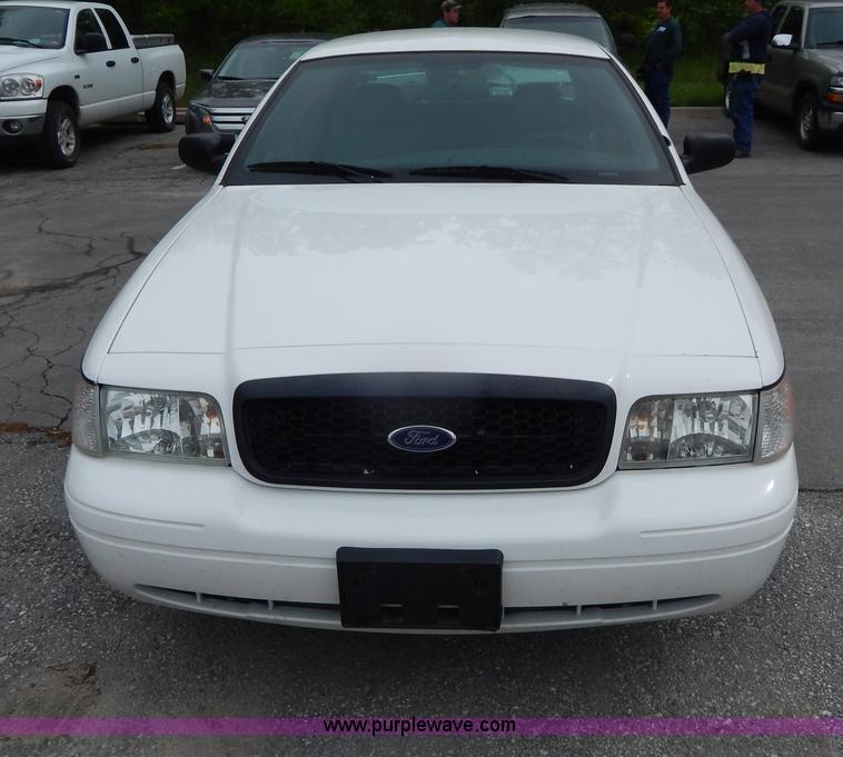 image for item H3374 2007 Ford Crown Victoria Police Interceptor