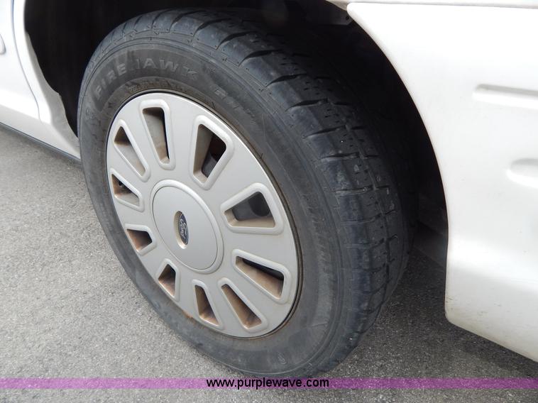 image for item H3374 2007 Ford Crown Victoria Police Interceptor