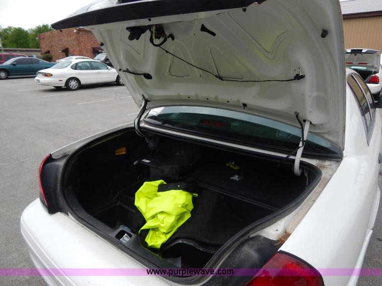 image for item H3374 2007 Ford Crown Victoria Police Interceptor