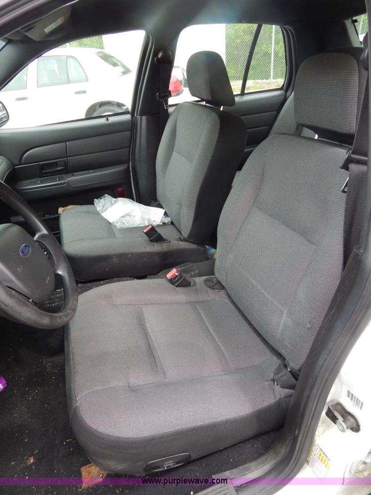 image for item H3374 2007 Ford Crown Victoria Police Interceptor