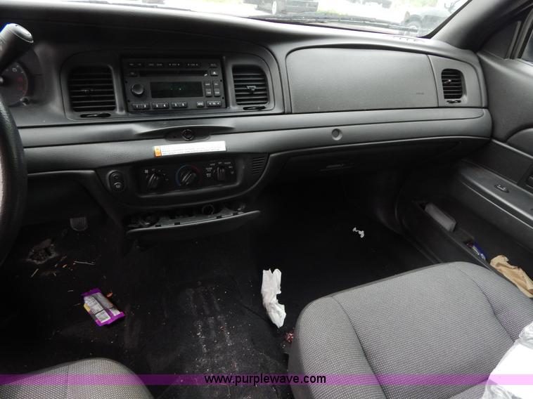 image for item H3374 2007 Ford Crown Victoria Police Interceptor
