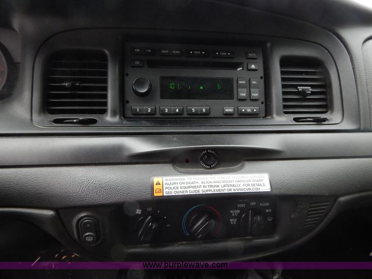 image for item H3374 2007 Ford Crown Victoria Police Interceptor