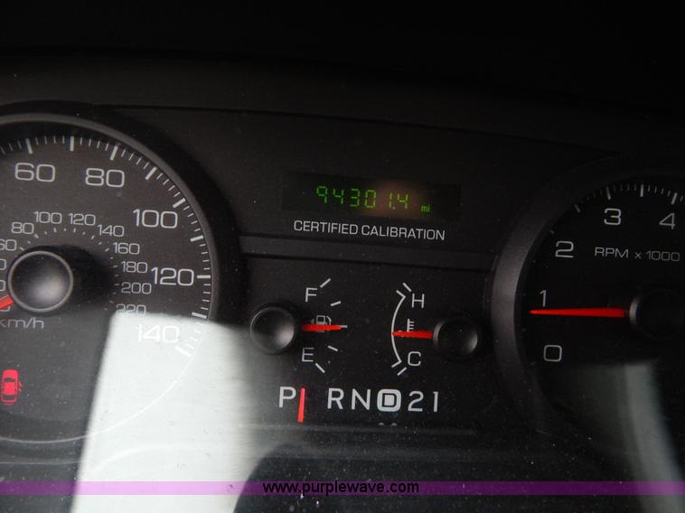 image for item H3374 2007 Ford Crown Victoria Police Interceptor