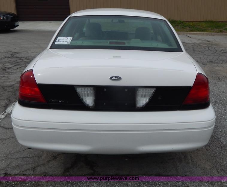 image for item H3375 2006 Ford Crown Victoria Police Interceptor