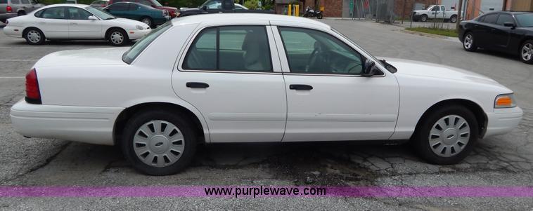 image for item H3375 2006 Ford Crown Victoria Police Interceptor