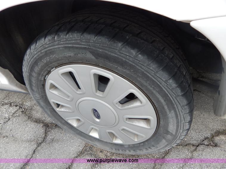 image for item H3375 2006 Ford Crown Victoria Police Interceptor