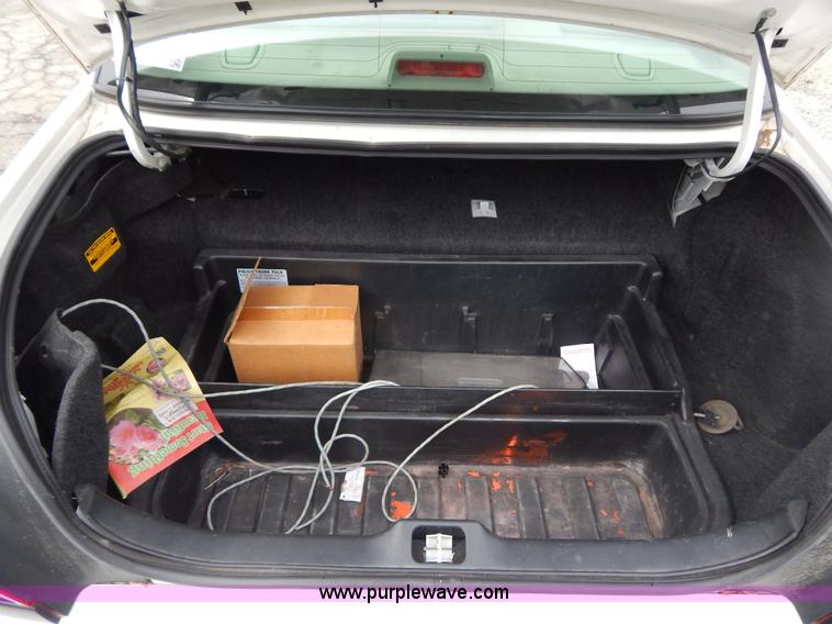 image for item H3375 2006 Ford Crown Victoria Police Interceptor