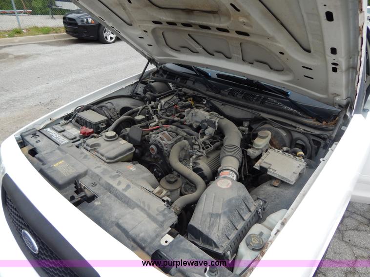 image for item H3375 2006 Ford Crown Victoria Police Interceptor