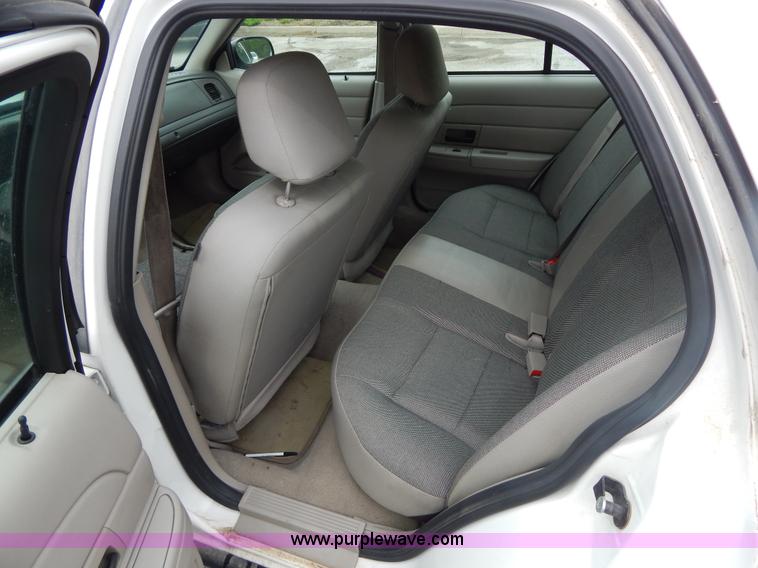 image for item H3375 2006 Ford Crown Victoria Police Interceptor