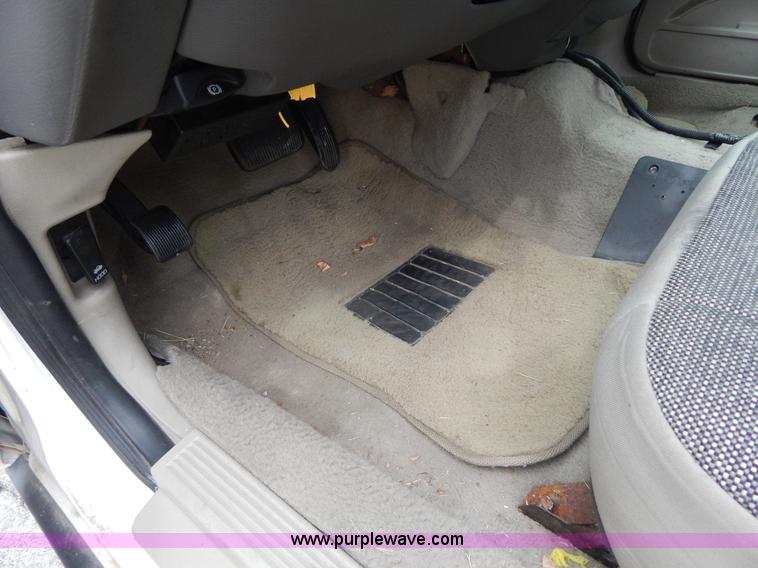 image for item H3375 2006 Ford Crown Victoria Police Interceptor