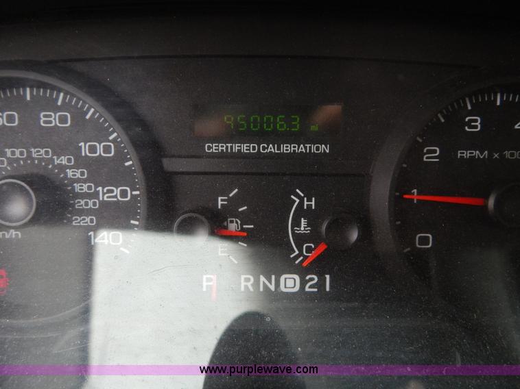 image for item H3375 2006 Ford Crown Victoria Police Interceptor