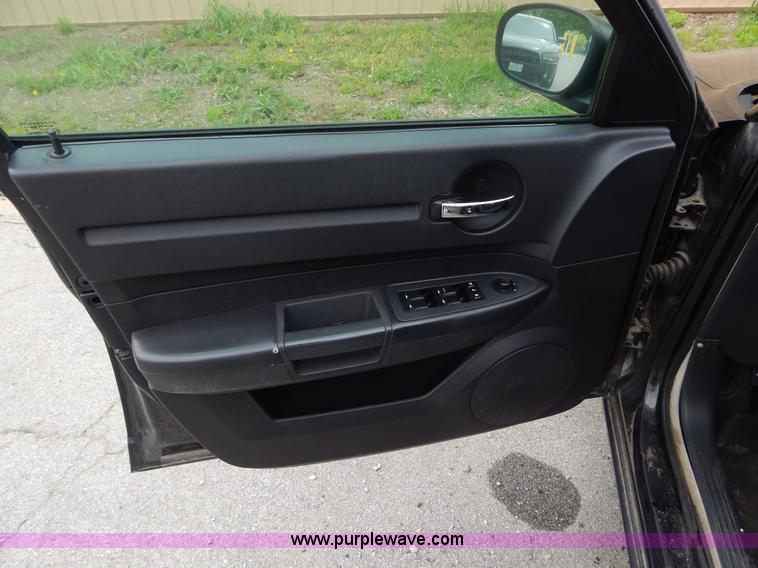 image for item H3376 2009 Dodge Charger SE