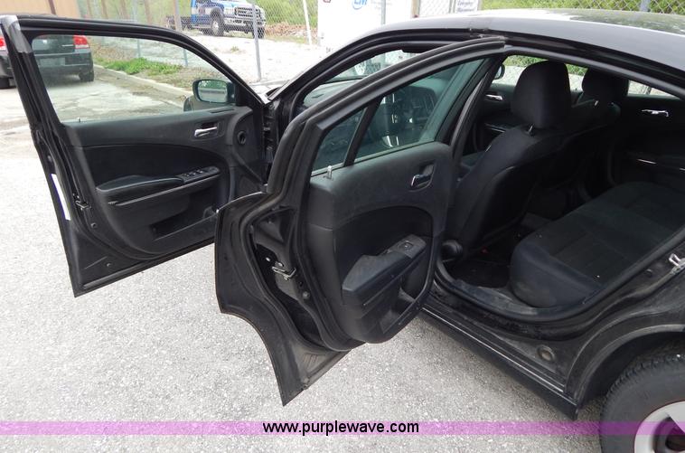 image for item H3378 2011 Dodge Charger Police