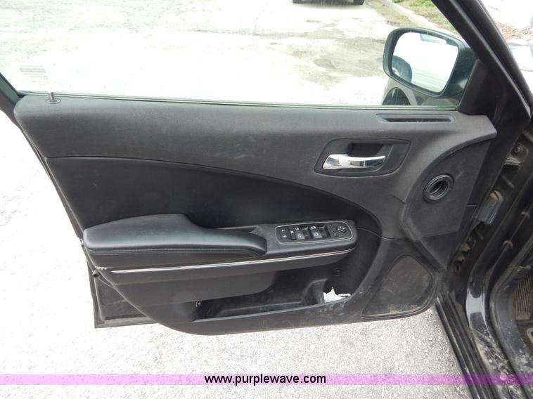 image for item H3378 2011 Dodge Charger Police