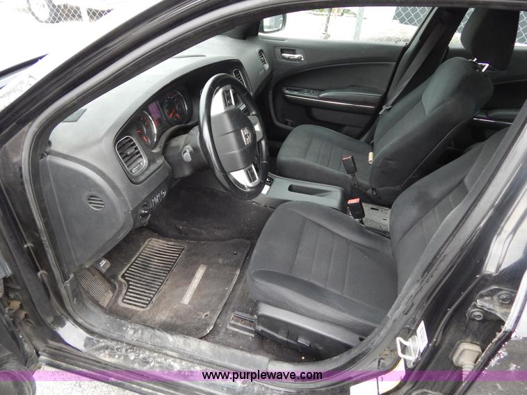 image for item H3378 2011 Dodge Charger Police