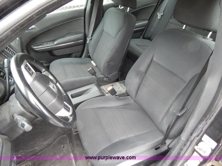 image for item H3378 2011 Dodge Charger Police