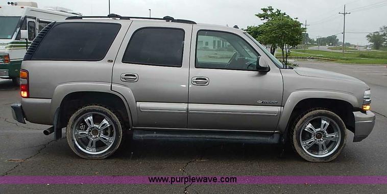 image for item I3631 2003 Chevrolet Tahoe LT SUV