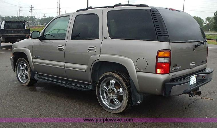 image for item I3631 2003 Chevrolet Tahoe LT SUV
