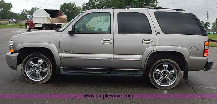 image for item I3631 2003 Chevrolet Tahoe LT SUV
