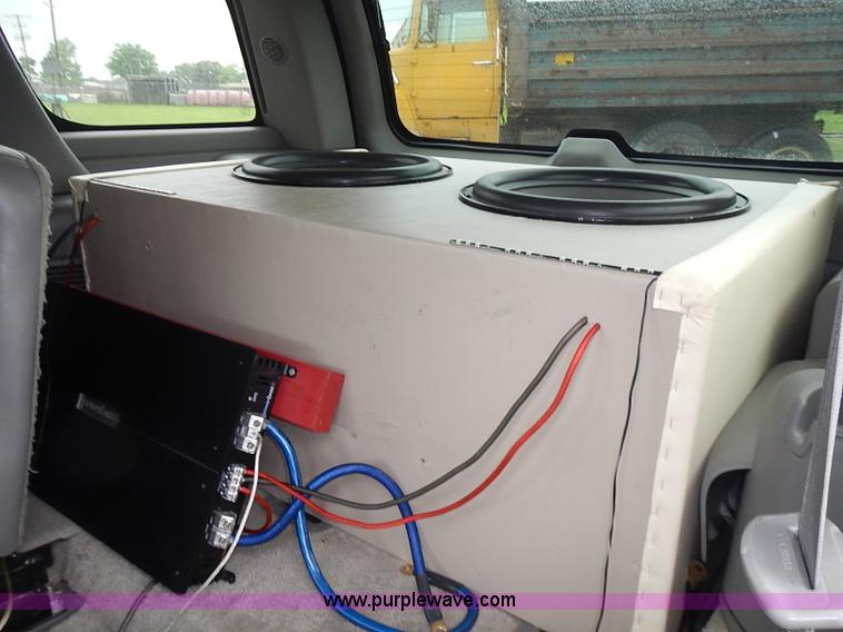 image for item I3631 2003 Chevrolet Tahoe LT SUV