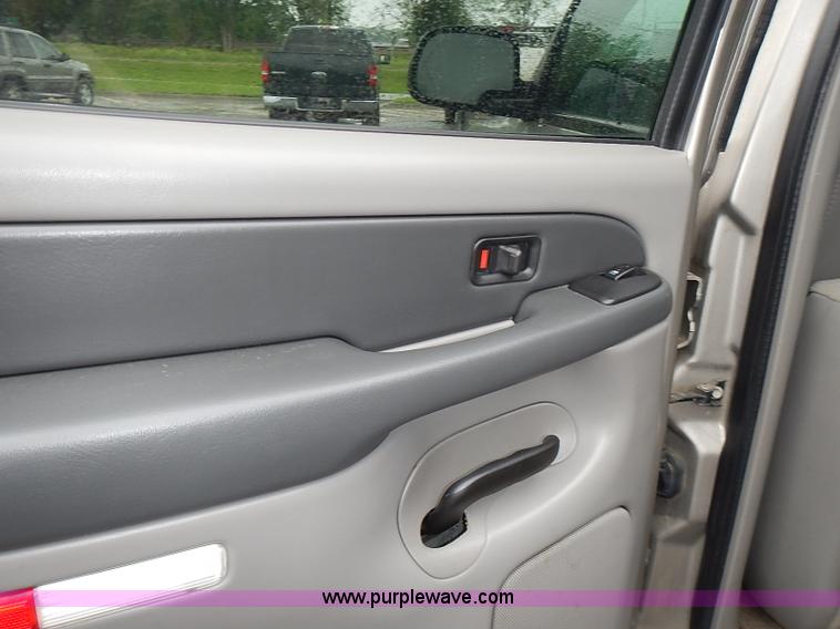 image for item I3631 2003 Chevrolet Tahoe LT SUV