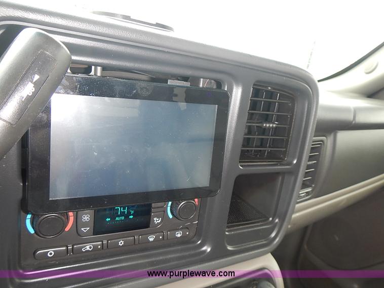 image for item I3631 2003 Chevrolet Tahoe LT SUV