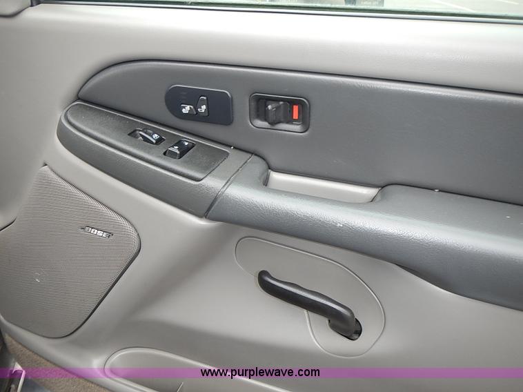 image for item I3631 2003 Chevrolet Tahoe LT SUV