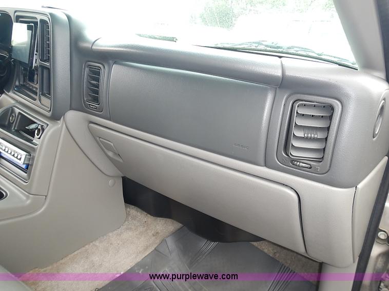 image for item I3631 2003 Chevrolet Tahoe LT SUV