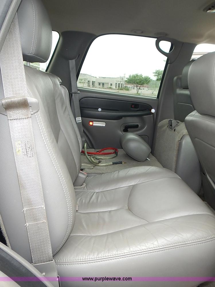 image for item I3631 2003 Chevrolet Tahoe LT SUV