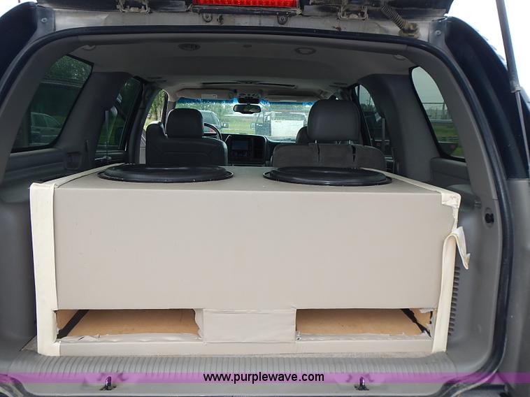 image for item I3631 2003 Chevrolet Tahoe LT SUV