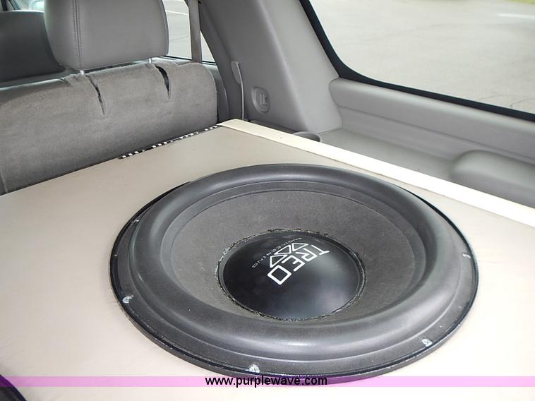 image for item I3631 2003 Chevrolet Tahoe LT SUV