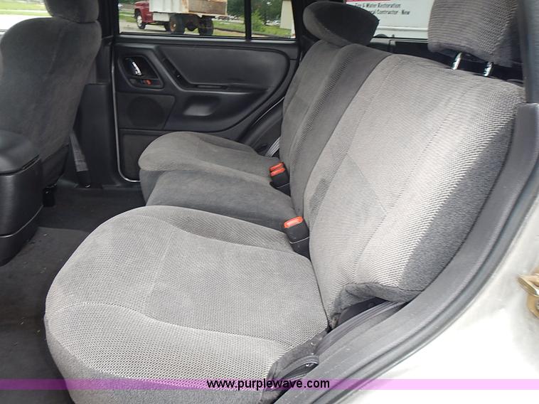 image for item I3633 2000 Jeep Grand Cherokee Laredo SUV