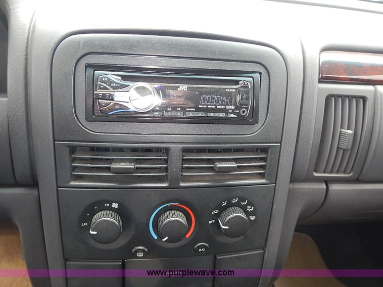 image for item I3633 2000 Jeep Grand Cherokee Laredo SUV