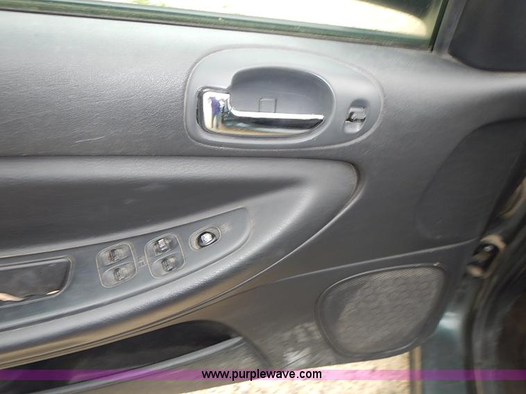 image for item I3634 2004 Chrysler Sebring LXi